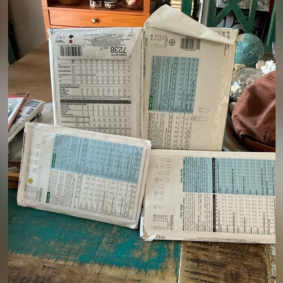 4 Patterns Dresses & Suits. Butterick 4333 & 5932, Simplicity 7238, See/Sew 5298 - Picture 6 of 10